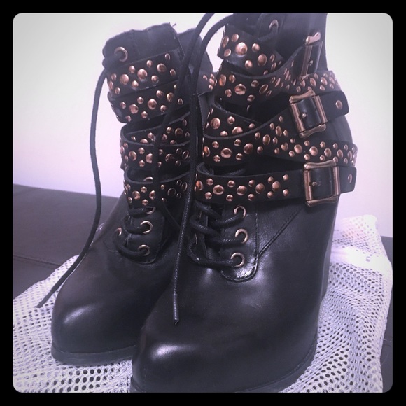 BCBG booties - Picture 1 of 5